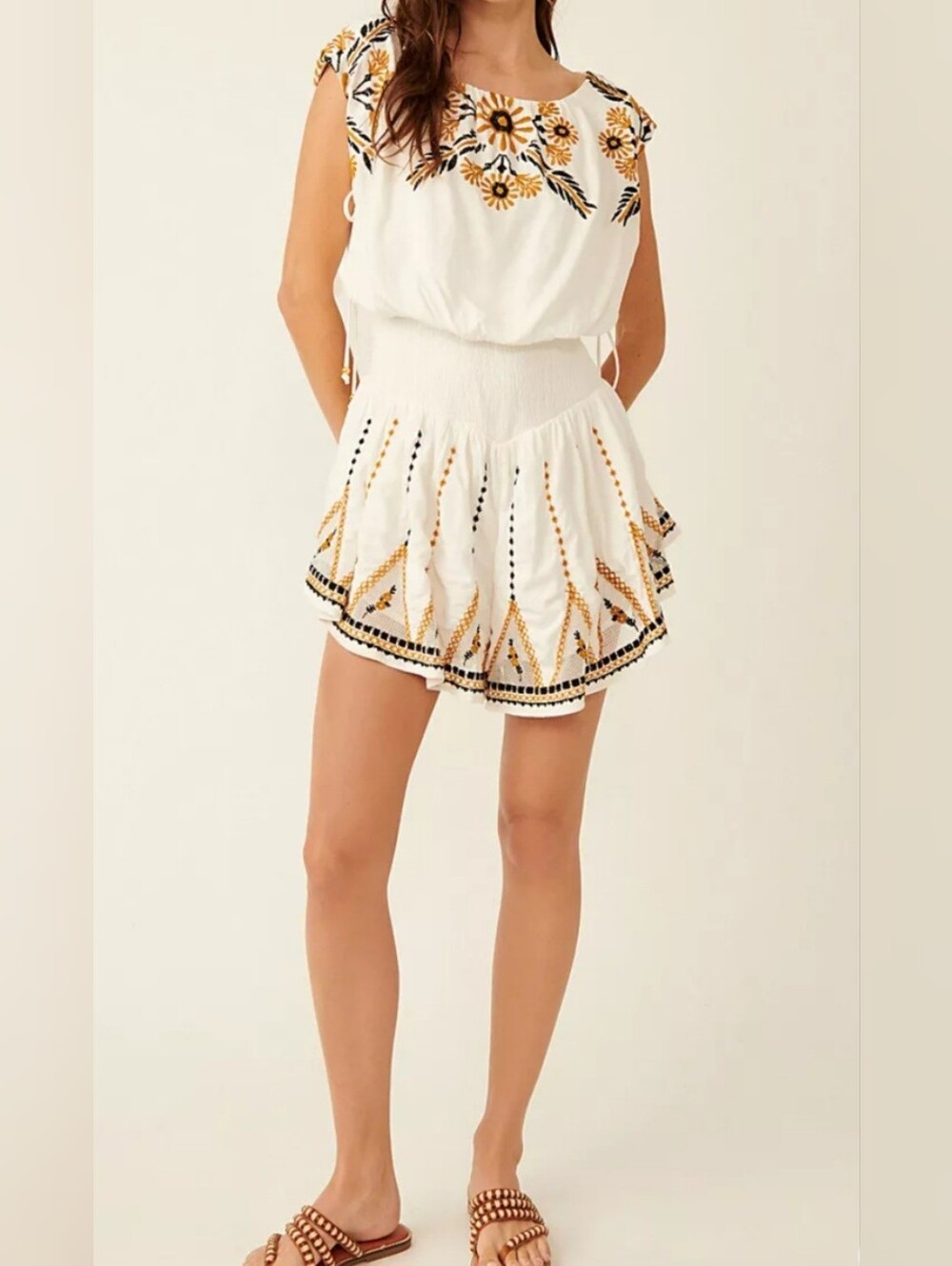 Free People Embroidered Romper. Elastic Stretchy Waist
